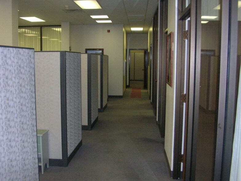 More Photos Of 235 DeSiard St, Monroe Office For Lease