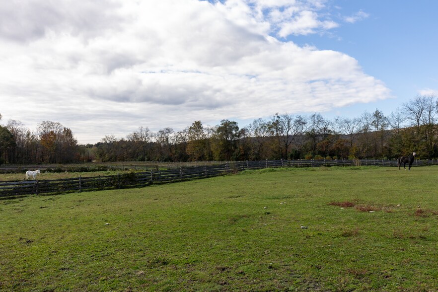 More Photos Of 4 Whitman Rd, Stephentown Sports And Entertainment For Sale