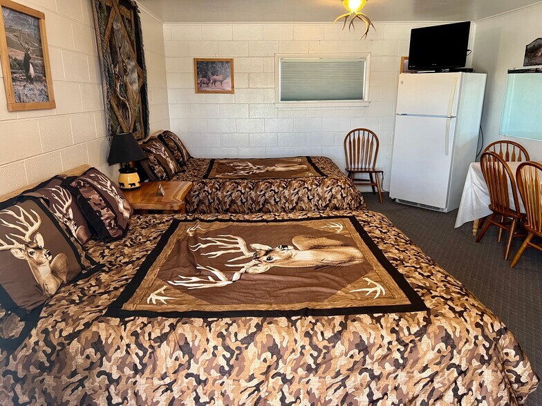 More Photos Of 501 S 6th St, Thermopolis Hotel For Sale