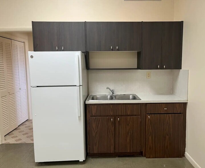 More Photos Of 6000 Georgia Ave, West Palm Beach Light Manufacturing For Lease