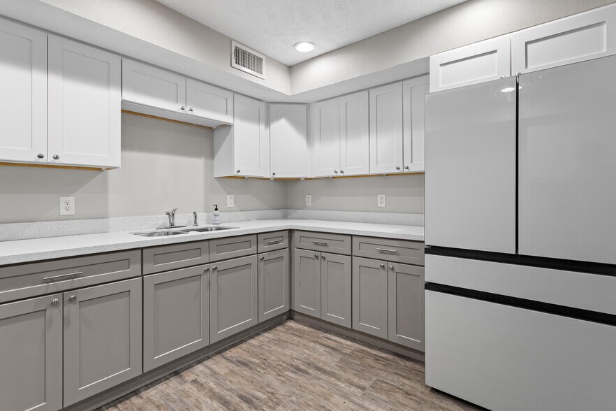 More Photos Of 3144 Texas Ave, Bridge City Warehouse For Lease