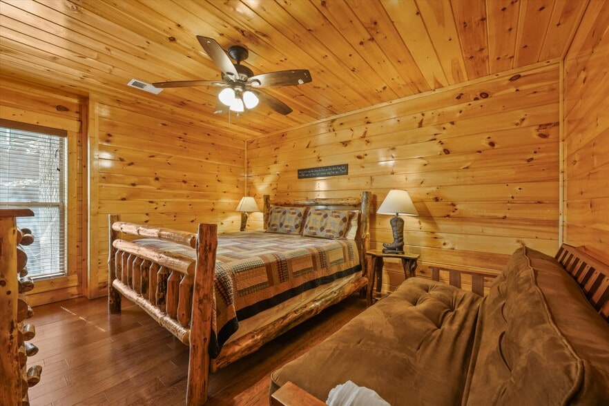 More Photos Of 1960 Blackthorn Trl, Sevierville Specialty For Sale