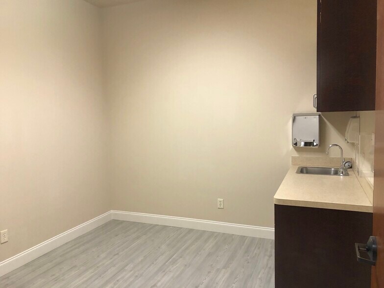 More Photos Of 6513 Preston Rd, Plano Office For Sale