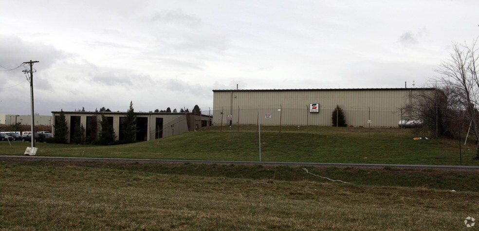More Photos Of 11520-11530 Balls Ford Rd, Manassas Warehouse For Lease