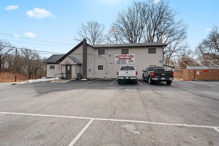 More Photos Of 415 Palmer Ave, Warwick Bar For Sale