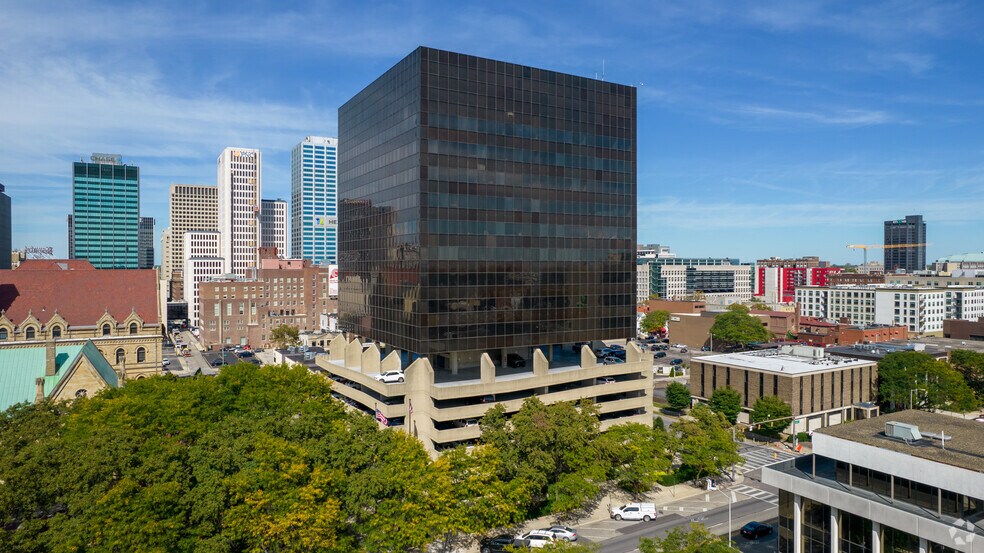 Primary Photo Of 140 E Town St, Columbus Office For Lease