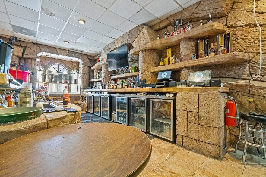 More Photos Of 200 N J St, Tulare Restaurant For Lease