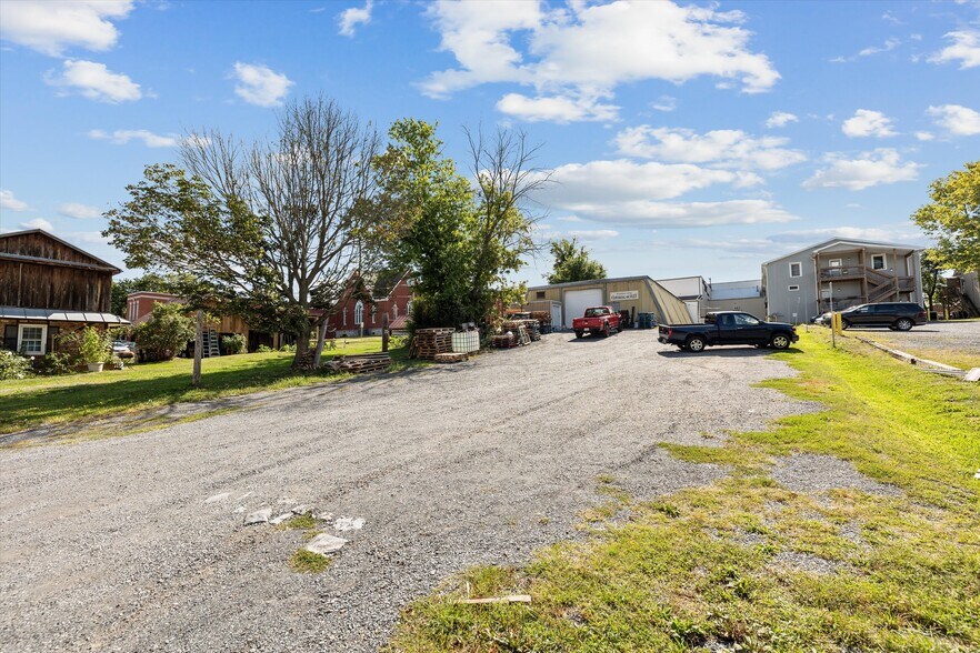 More Photos Of 5307 Main St, Stephens City General Retail For Sale