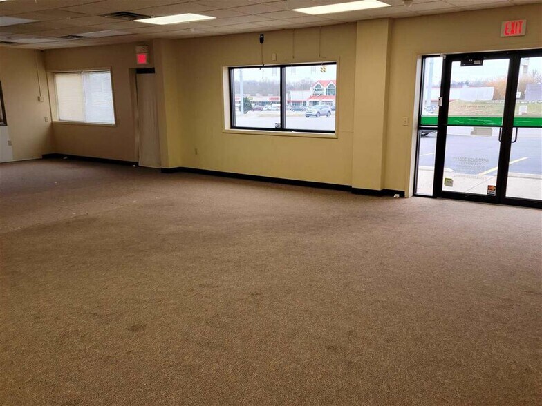 More Photos Of 3646 E Main St, Richmond Freestanding For Lease