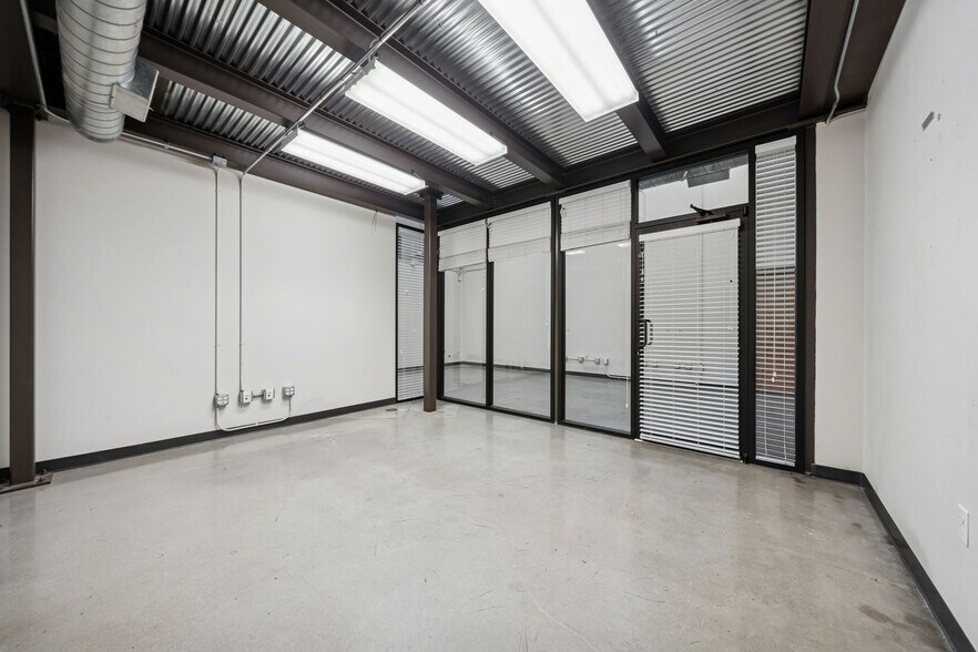 More Photos Of 111 Cooperative Way, Georgetown Flex For Lease