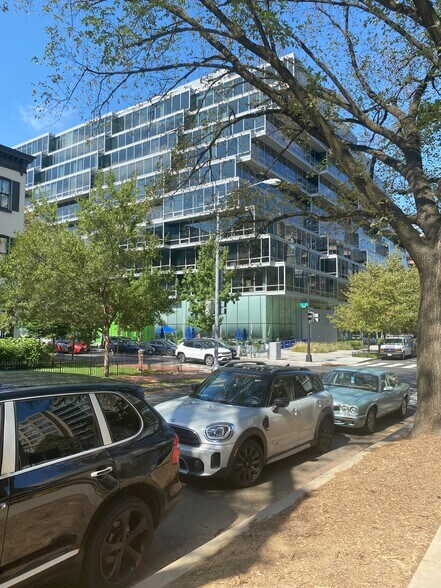 More Photos Of 3 Washington Cir NW, Washington Medical For Sale