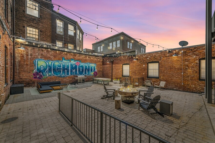 More Photos Of 2411 E Franklin St, Richmond Apartments For Lease