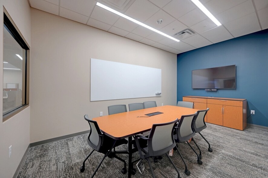 More Photos Of 3610-3626 West Ave, San Antonio Office For Sale