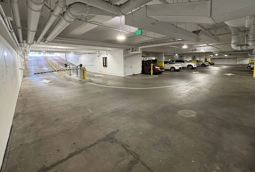 More Photos Of 2080 Kalakaua Ave, Honolulu Hotel For Sale