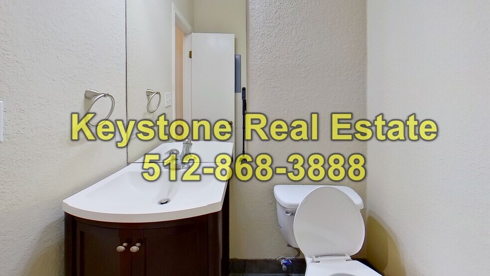 More Photos Of 1915 S Austin Ave, Georgetown Office For Lease