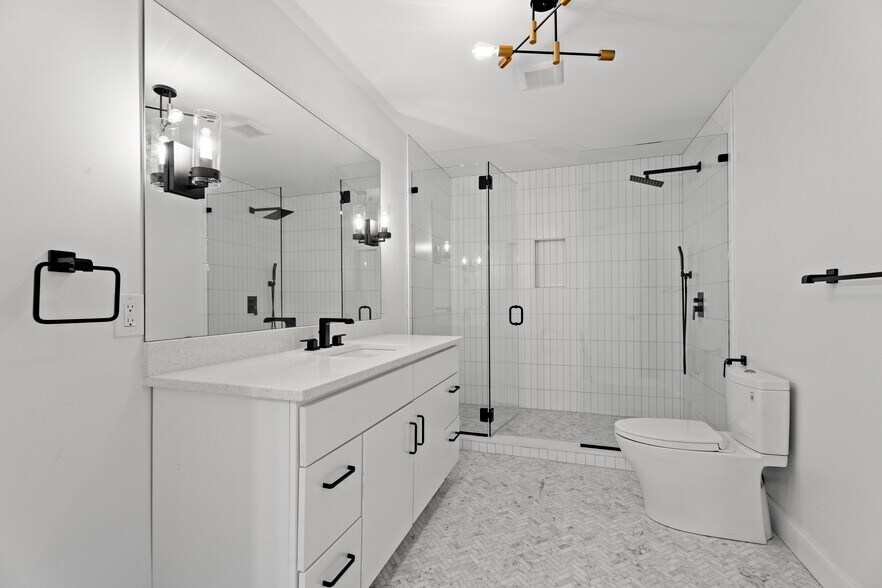 More Photos Of 44 Williams Ave, Mystic General Retail For Sale