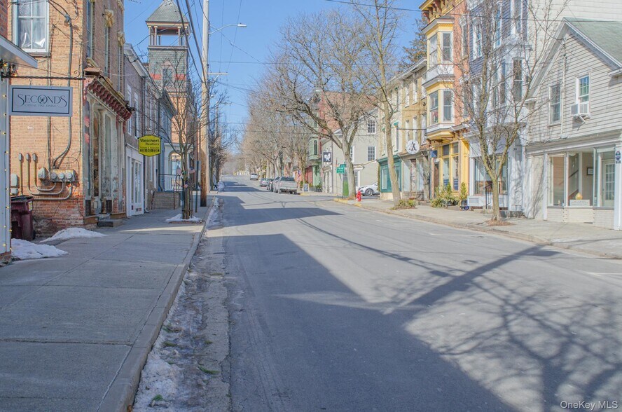 More Photos Of 8874 US Route 9W, Athens Office Residential For Sale