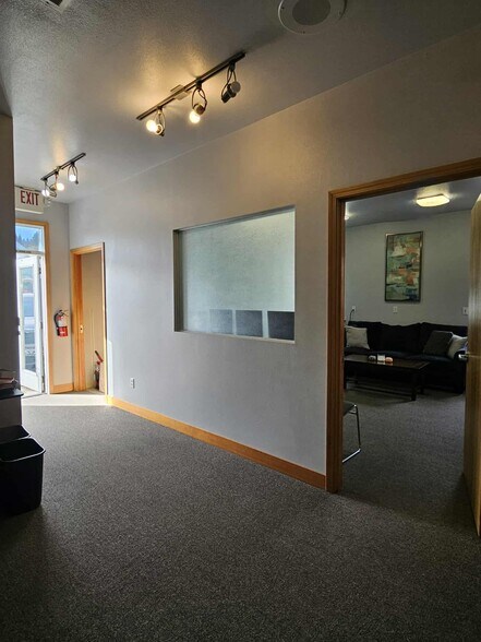 More Photos Of 117 N 8th St, Shelton Office For Lease