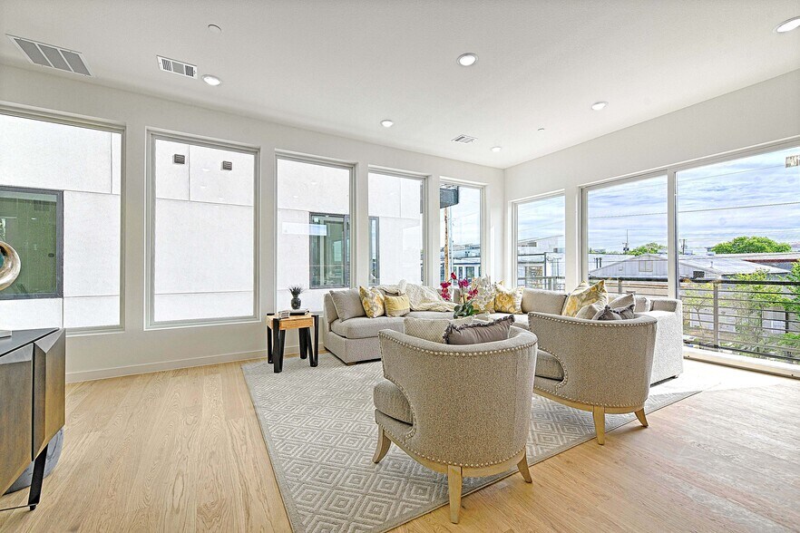 More Photos Of 4739 Gretna St, Dallas Apartments For Sale