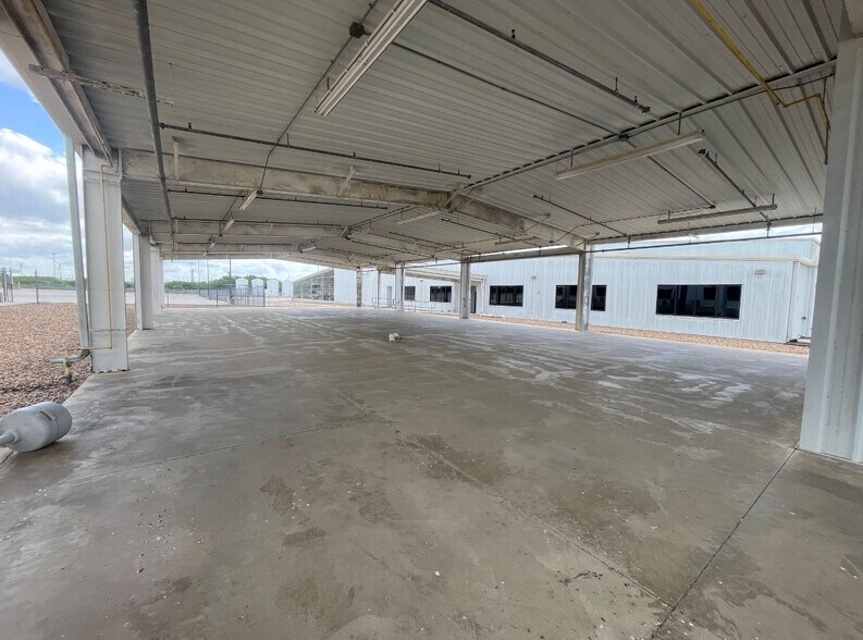 More Photos Of 6061 County Road 136, Pawnee Warehouse For Sale