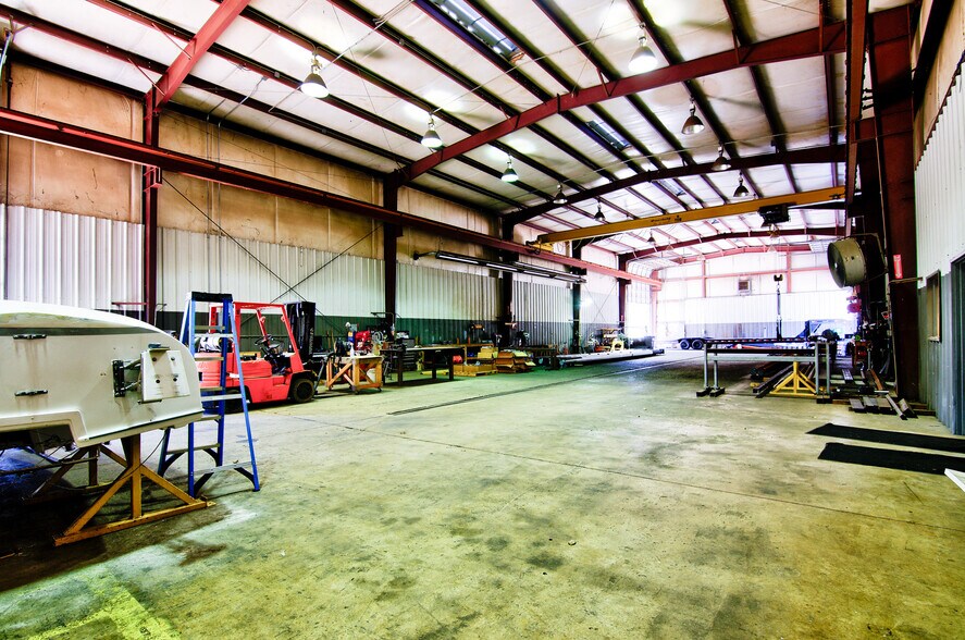 More Photos Of 9730 Shepard Hill Rd, Willis Warehouse For Sale