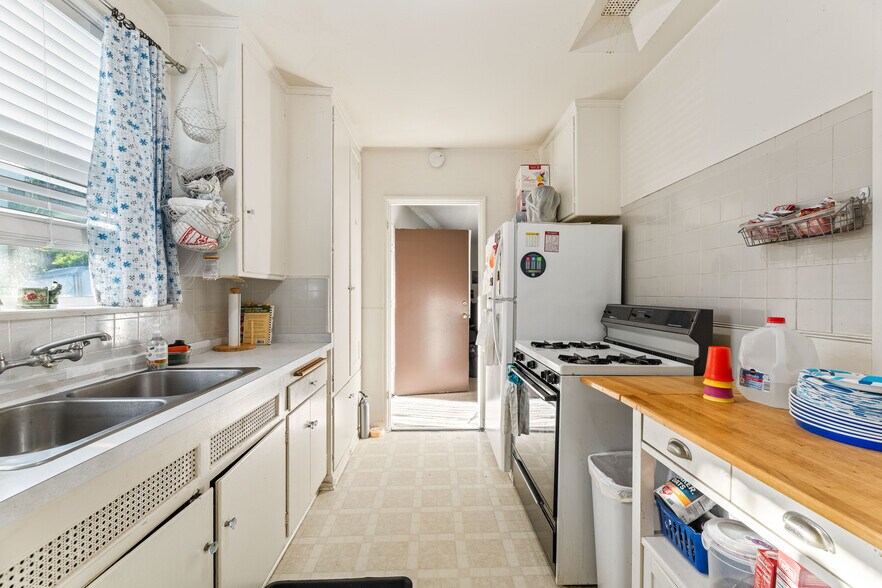 More Photos Of 1717 E Chevy Chase Dr, Glendale Multifamily For Sale