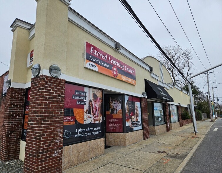 More Photos Of 1358-1360 Willis Ave, Albertson Freestanding For Sale