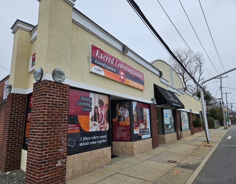 More Photos Of 1358-1360 Willis Ave, Albertson Freestanding For Sale