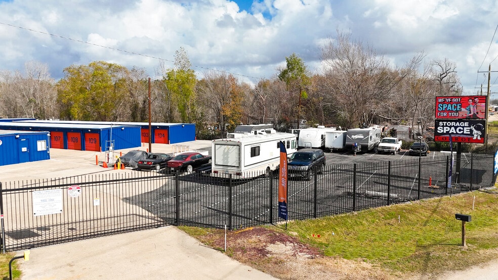 More Photos Of 11483 Old Highway 105 E, Conroe Self Storage For Sale