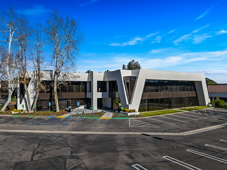 More Photos Of 5000 N Parkway Calabasas, Calabasas Unknown For Lease