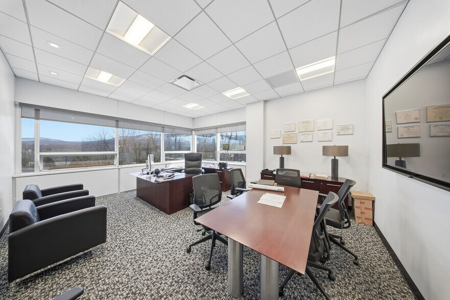 More Photos Of 70 Pleasant Hill Rd, New Windsor Township Office For Sale