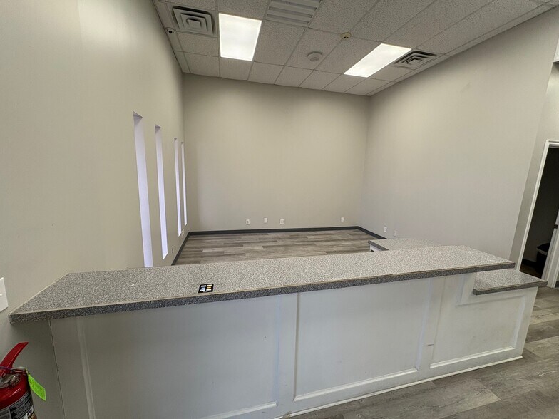 More Photos Of 7450 E 46th St, Tulsa Service For Lease