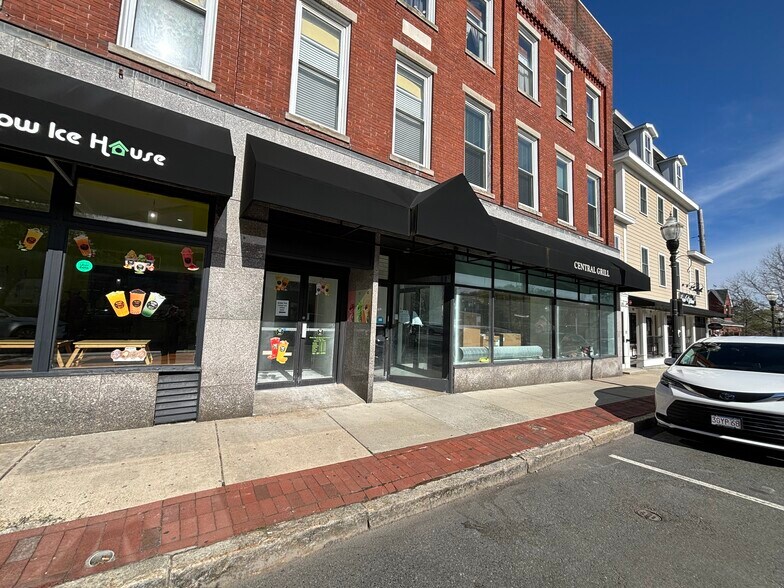 More Photos Of 315-325 Main St, Woburn Restaurant For Lease