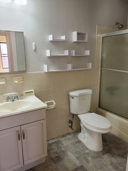 More Photos Of 358 Grove St, Jersey City Storefront Retail Residential For Lease