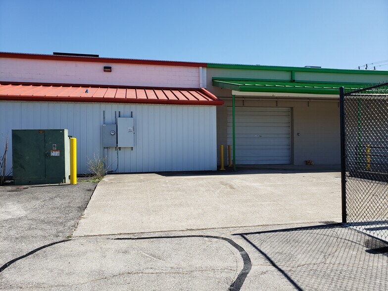 More Photos Of 2110-2130 N State Highway 7, North Vernon Freestanding For Lease