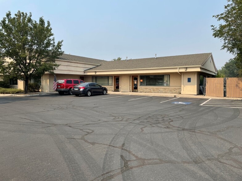 More Photos Of 1817 Stewart St, Carson City Office For Lease