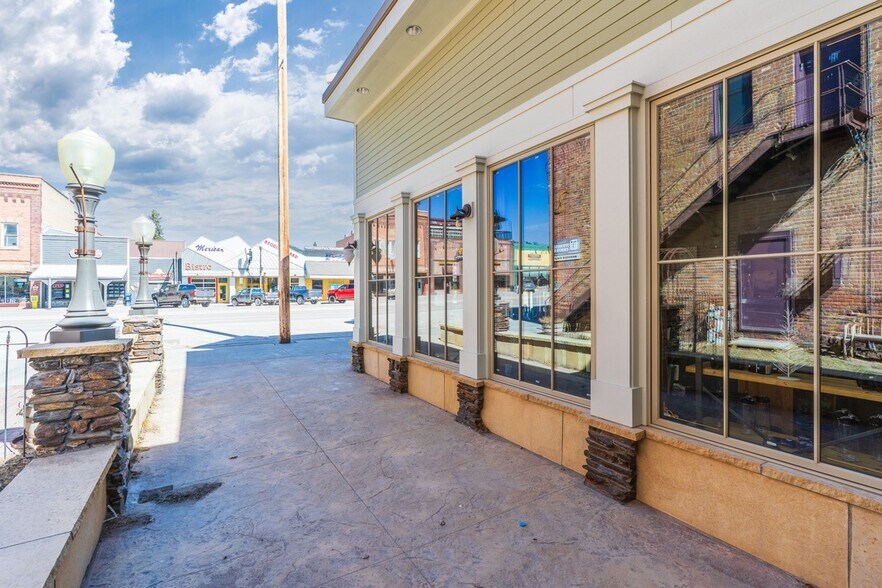 More Photos Of 528 Mount Rushmore Rd, Custer Restaurant For Sale