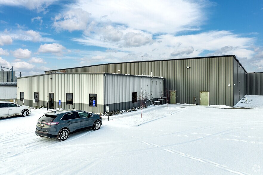 More Photos Of 1105 Benjamin Ave, Hutchinson Manufacturing For Sale
