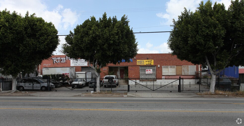 More Photos Of 1039-1041 E Cesar E Chavez Ave, Los Angeles Warehouse For Lease