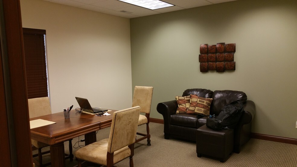 More Photos Of 613 W Lincoln Rd, Kokomo Medical For Sale