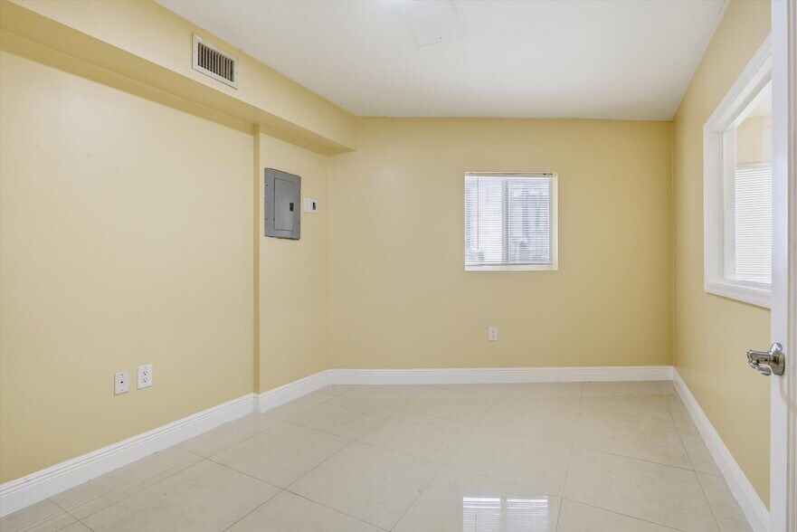 More Photos Of 3240 NW 7th St, Miami Office For Sale
