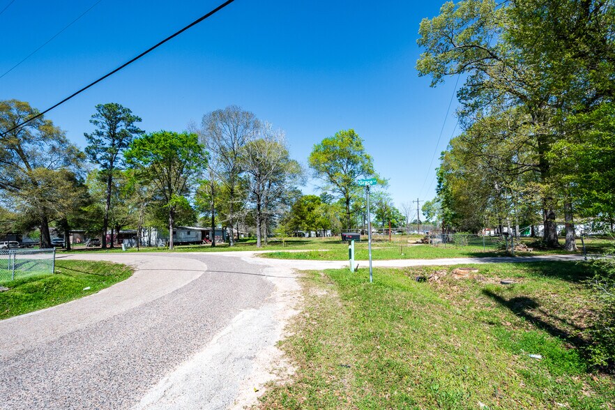 More Photos Of 20110 FM 1485 Rd, New Caney General Retail For Sale