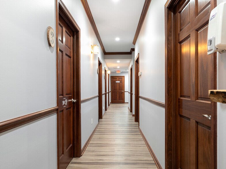 More Photos Of 105 6th Ave, Saint Albans Medical For Sale