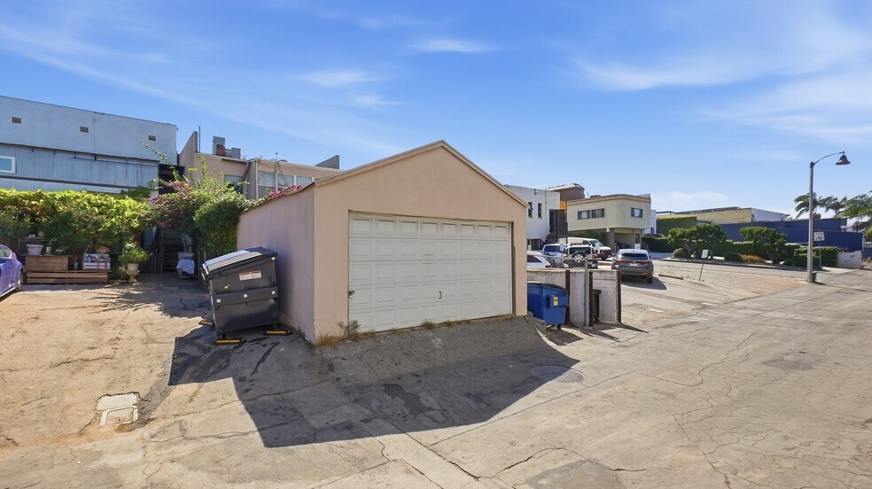 More Photos Of 409 Main St, El Segundo Storefront For Sale
