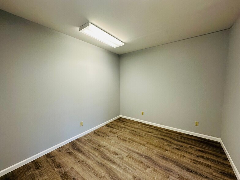 More Photos Of 6550 St Augustine Rd, Jacksonville Medical For Lease