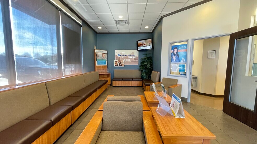 More Photos Of 8571 Westheimer Rd, Houston General Retail For Lease