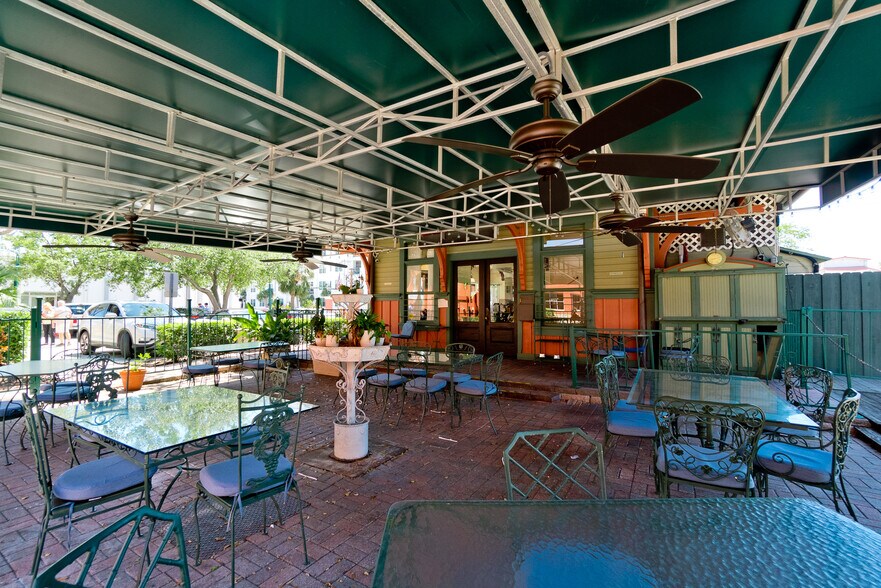 More Photos Of 1503 4th St, Sarasota Restaurant For Lease