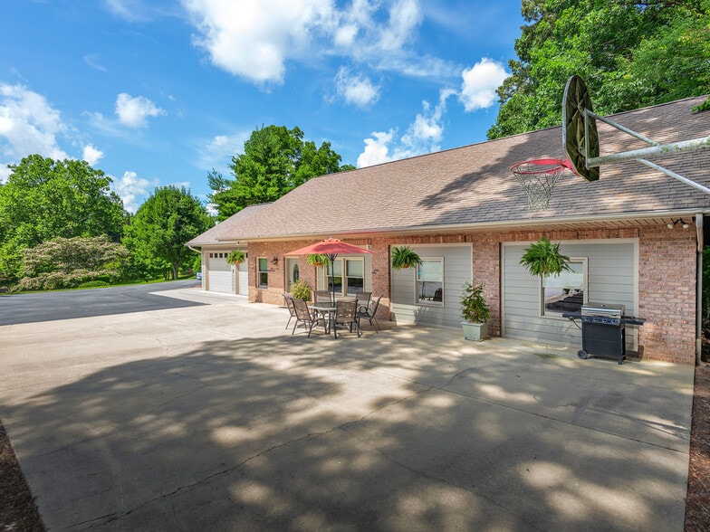 More Photos Of 355 Johnson Dr, Canton Specialty For Sale