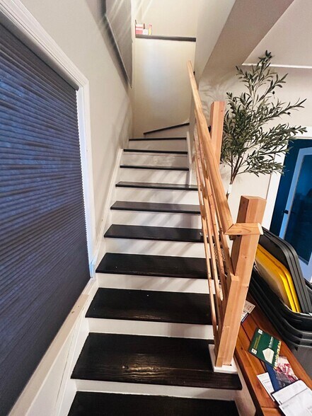 More Photos Of 26101 W Warren St, Dearborn Heights Flex For Lease