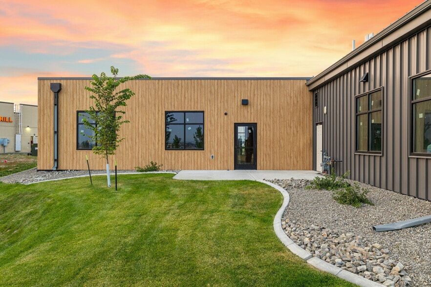 More Photos Of 4018 Montana Sapphire Dr, Billings Office For Sale